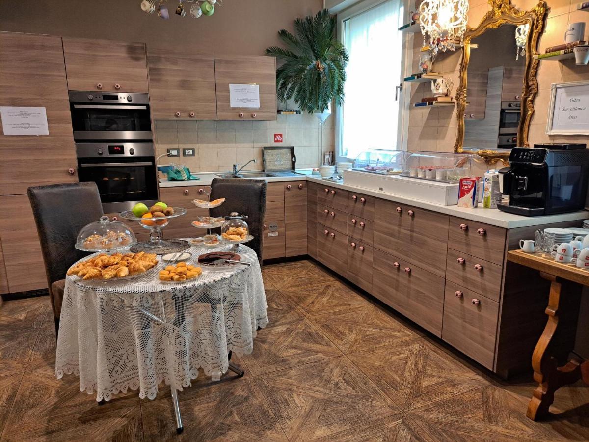 051 Room & Breakfast Болонья Экстерьер фото